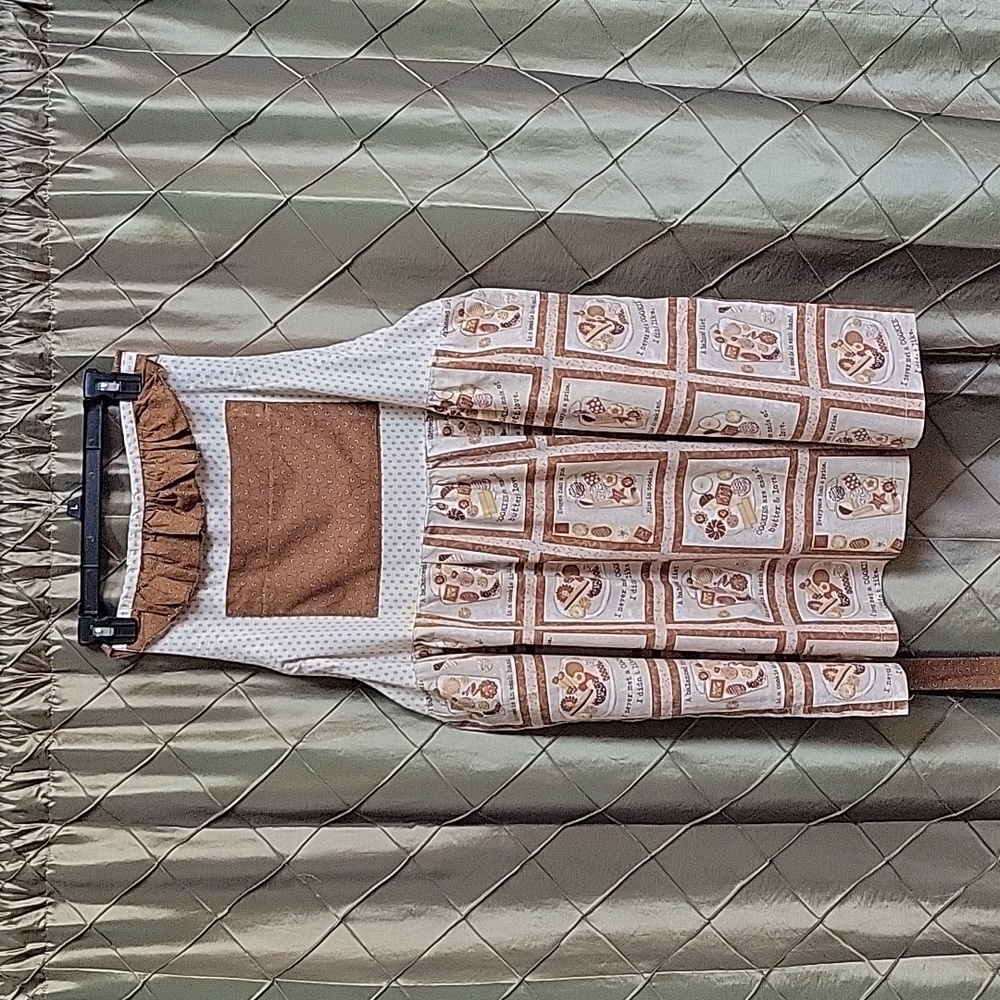 VGUC- 100% Cotton Vintage 'Cookie' Apron w/Single Adjustable Neck/Waist Tie